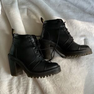Dr. Martens Averil heeled boots size 7